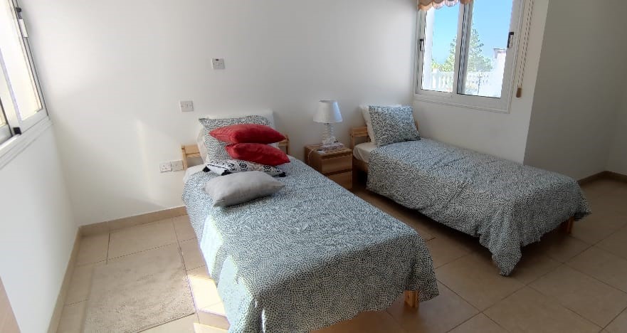 Twin bedroom ground floor