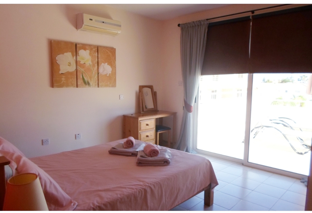 Main bedroom. Balcony access 